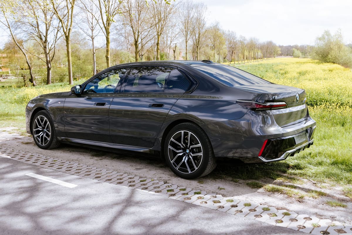 BMW i7 van Deluxe Taxi Holland