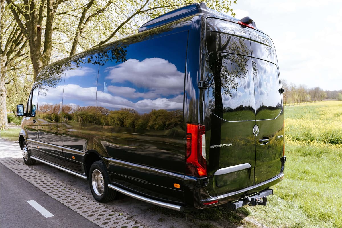 Mercedes Sprinter van Deluxe Taxi Holland