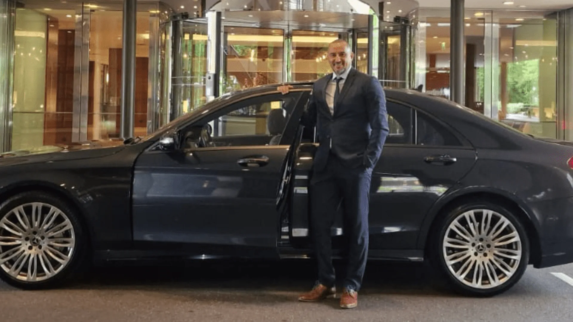 Ahmed - Founder Deluxe Taxi Holland